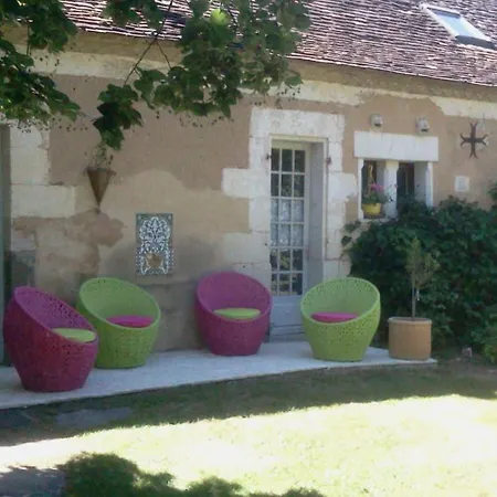 Le Clau Des Cerisiers Chambres Hotes Bed and Breakfast *