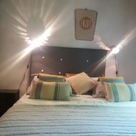 Le Clau Des Cerisiers Chambres Hotes