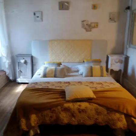 Le Clau Des Cerisiers Chambres Hotes Bed and Breakfast Beleymas
