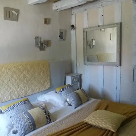 Bed and Breakfast Le Clau Des Cerisiers Chambres Hotes Beleymas